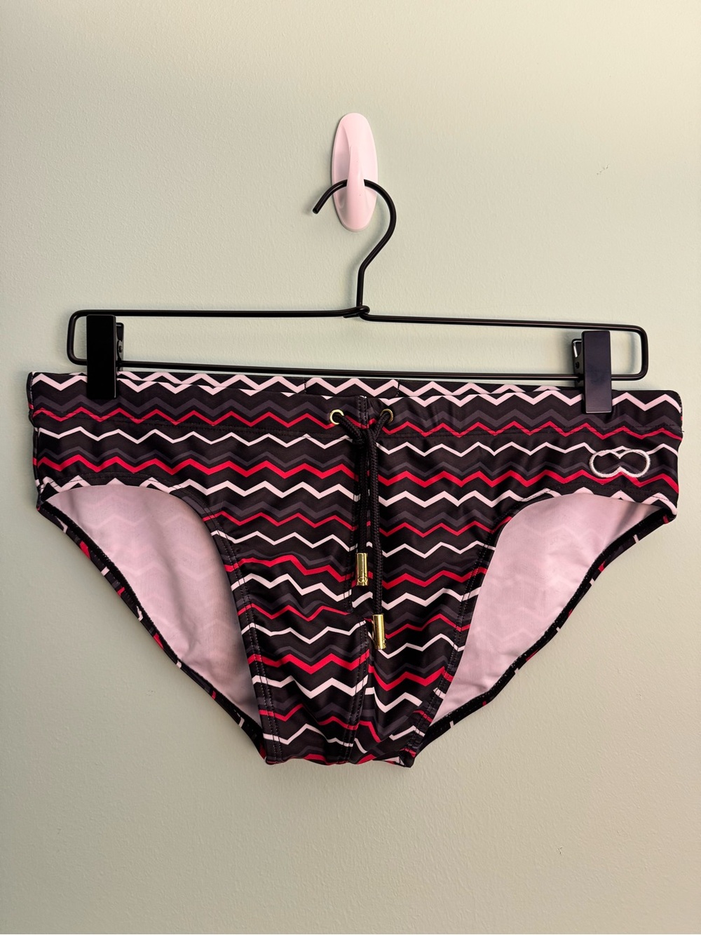 Men’s 2EROS V10 Swim Brief in “Volcano” Black/Red Stripes - Size L (33-34)